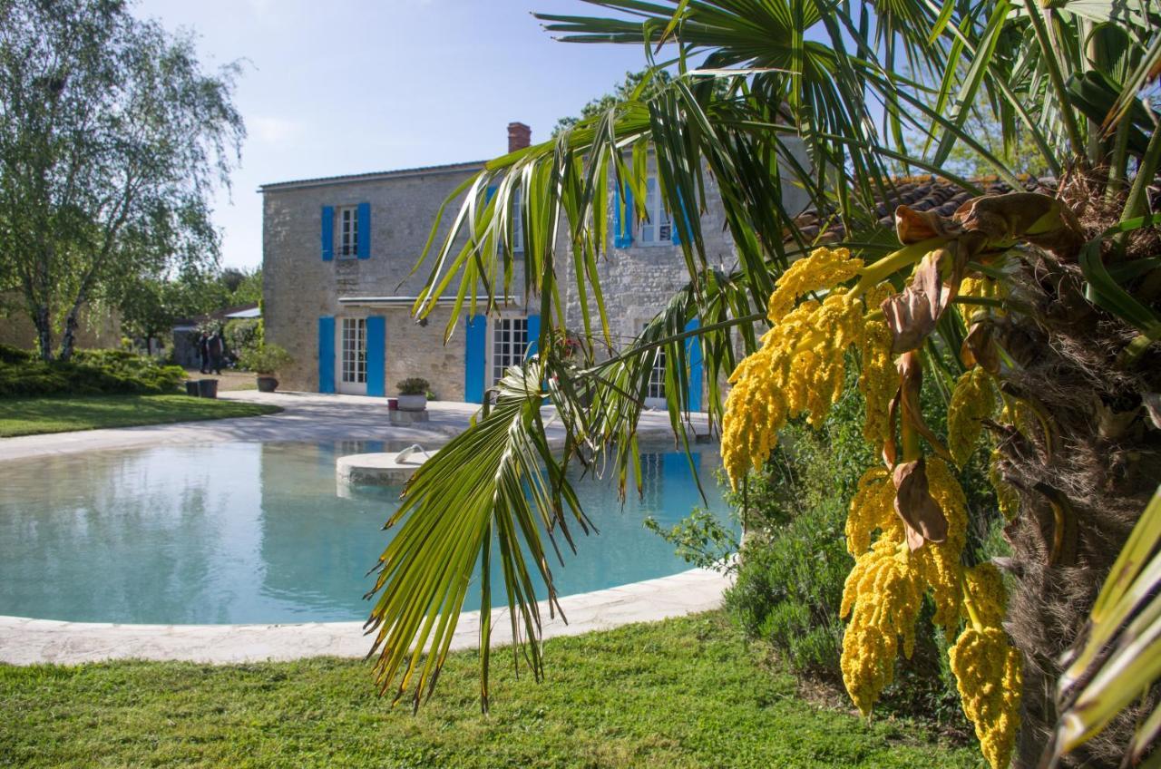 Logis Saint Leonard Bed & Breakfast Dompierre-sur-Mer Exterior photo