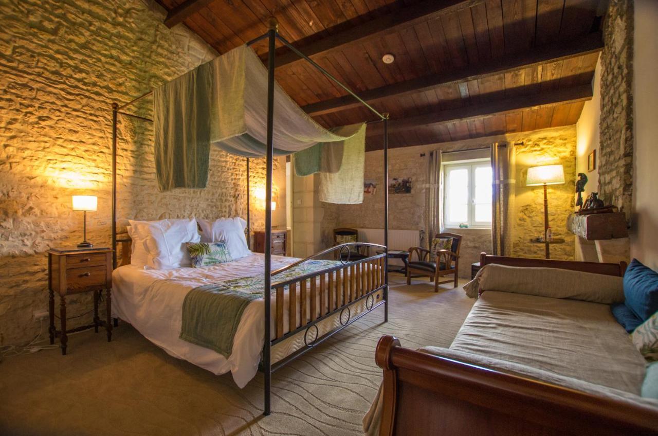 Logis Saint Leonard Bed & Breakfast Dompierre-sur-Mer Exterior photo