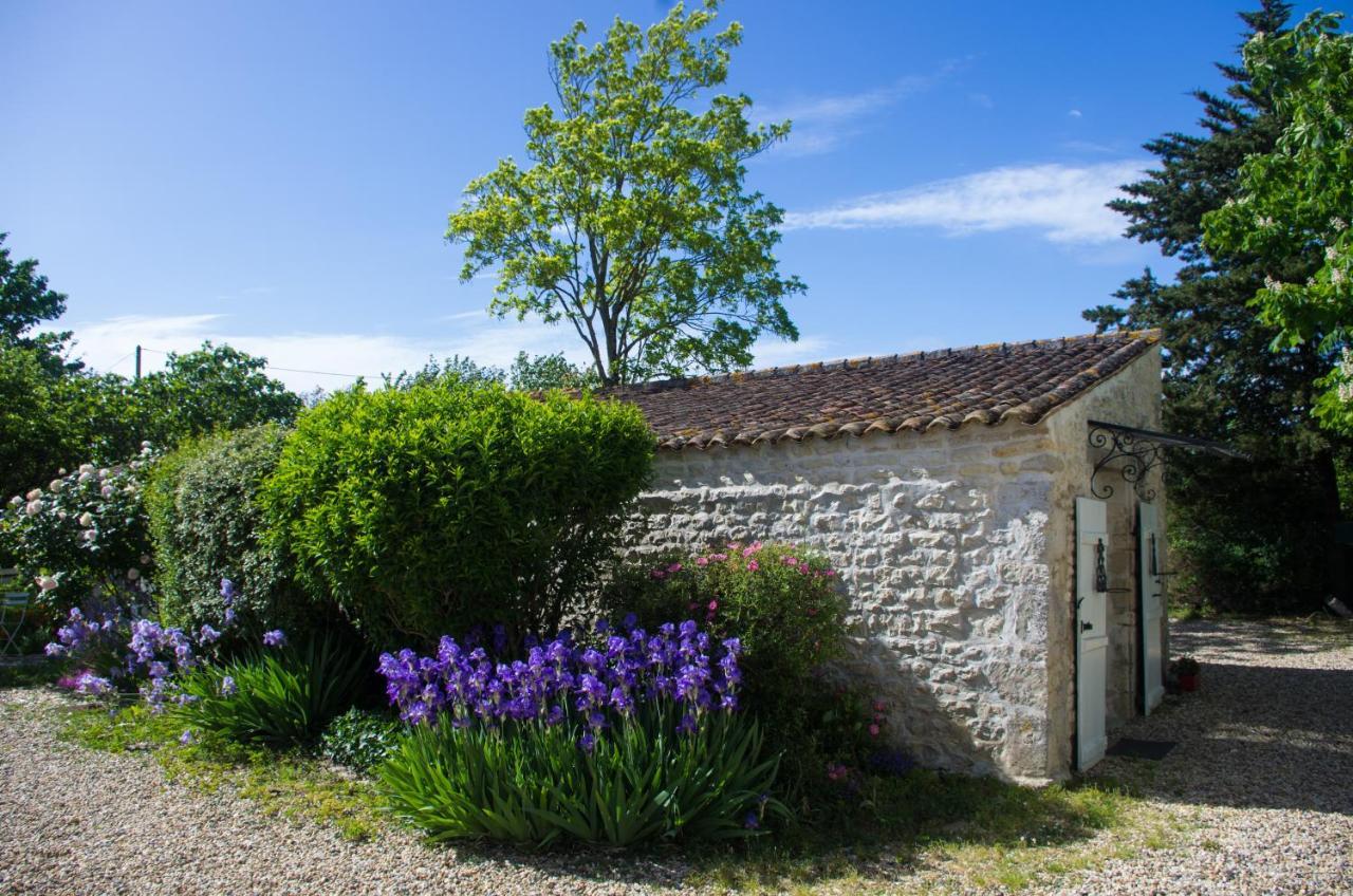 Logis Saint Leonard Bed & Breakfast Dompierre-sur-Mer Exterior photo