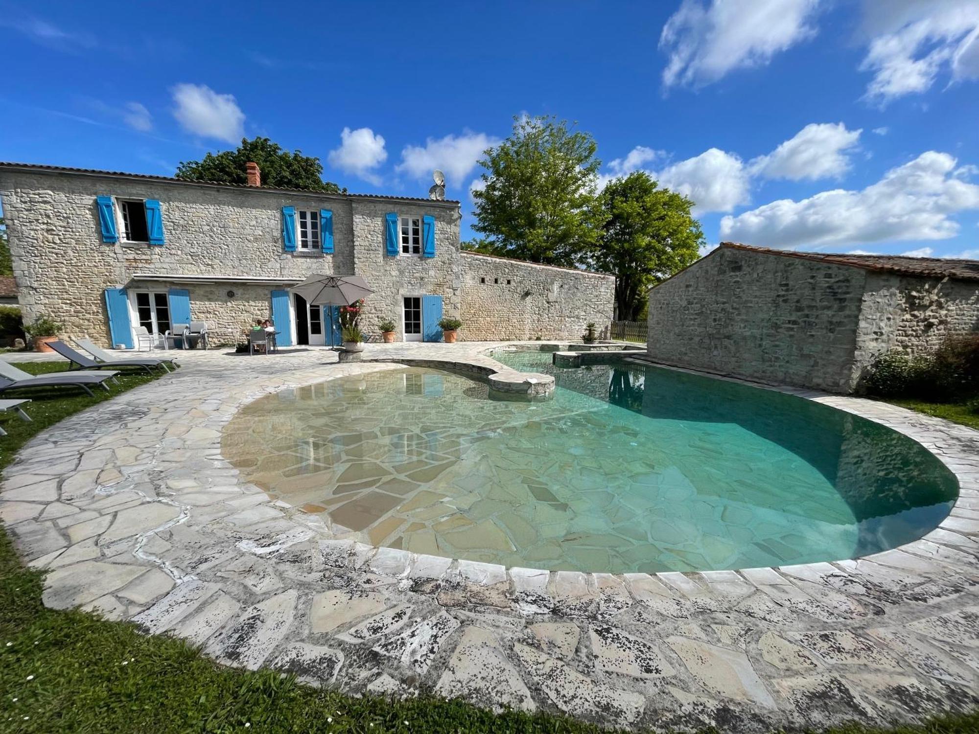 Logis Saint Leonard Bed & Breakfast Dompierre-sur-Mer Exterior photo